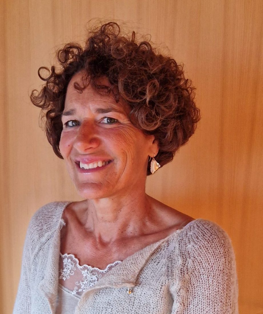 Fanny, thérapeute de l'âme, vous accompagne et vous guide dans la Joie vers votre bien-être/santé, votre équilibre et votre autonomie